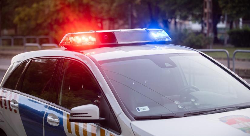 Kilencemeletes társasházból zuhant ki egy férfi Szombathelyen