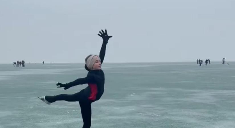 Először csúszott természetes jégen a tízéves FTC-s műkorcsolyázó