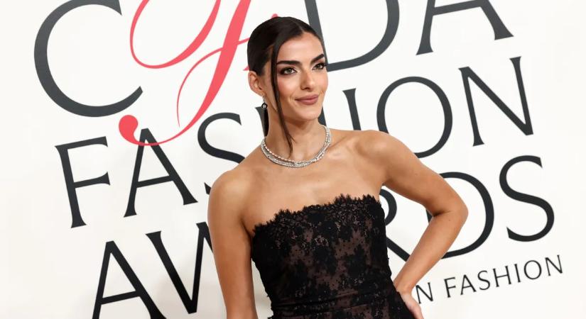 Megőrjíti a rajongókat, kipakolta a ciciket a világ legdögösebb autóversenyzőnője