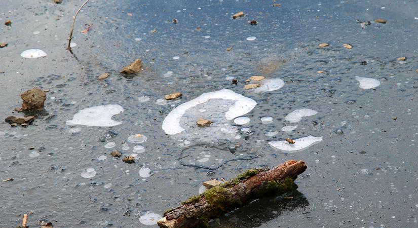 Már életveszélyes a természetes vizek jegére menni