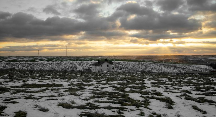 Enyhe, de borult, párás idő várható a héten, többször kell csapadékra készülni