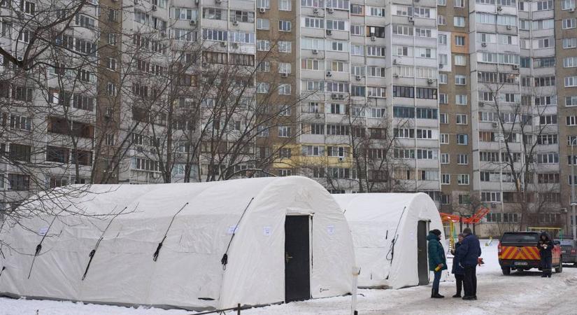 Továbbra is tízezrek vannak fűtés nélkül a fogcsikorgató hidegben Kijevben
