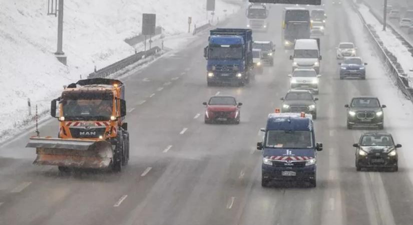 Új jelzés jelent meg az utakon, amit a legtöbb autós nem ismer – könnyen büntetés lehet a vége