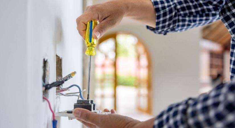 Kevesen gondolnak bele: egy villanyszerelési baki lenullázhatja a családi kasszát