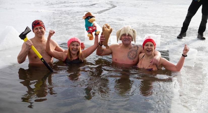 Szép dolog a jeges fürdőzés…