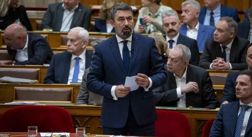 Új különadót vezetnek be a januári rezsistop miatt? Megszólalt az álamtitkár, tisztul a kép