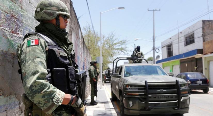 Apokalipszis a focipályán, sok a halott: teherautókkal érkeztek és lőni kezdték a játékosokat és a nézőket