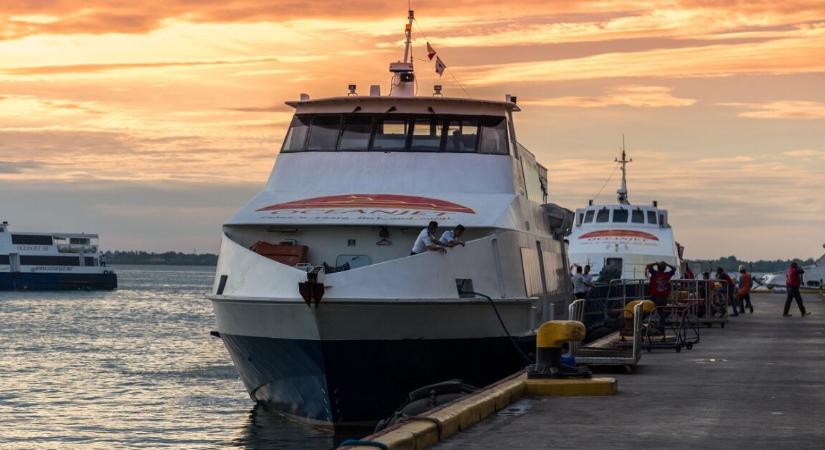 Lesújtóan indult a hétfő – elsüllyedt egy komp, 15-en meghaltak, sokan eltűntek