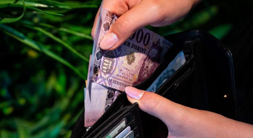 Óriási különbségek a bankszámláknál: így spórolhat akár 30 ezret