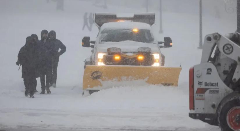 Tizenegyen meghaltak, 860 ezer család pedig áram nélkül maradt a tomboló tél miatt az Egyesült Államokban
