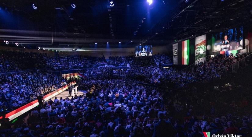 Orbán Viktor Kaposvárról üzent Zelenszkijéknek: A magyarok pénzét nem engedjük Ukrajnába vinni!