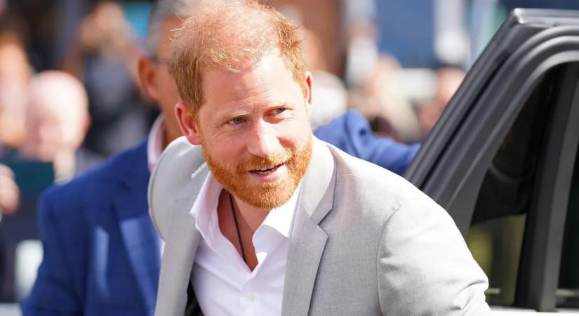 Harry herceg titkos motivációja: ezért akarja mindenáron begyógyítani a királyi sebeket – Meghan „igazságbombája” mindent felboríthat