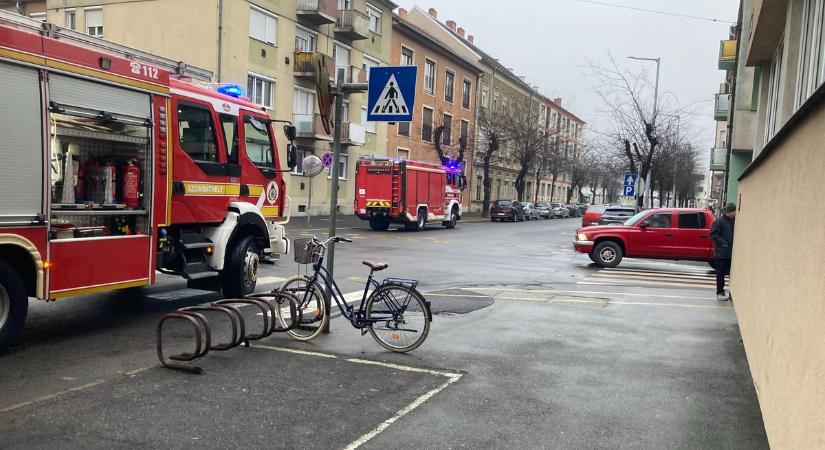 Tűzoltók siettek a Vas Népe szerkesztőségéhez - fotók