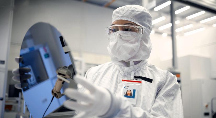 Továbbra is küzd a gyártás-kihozatallal az Intel