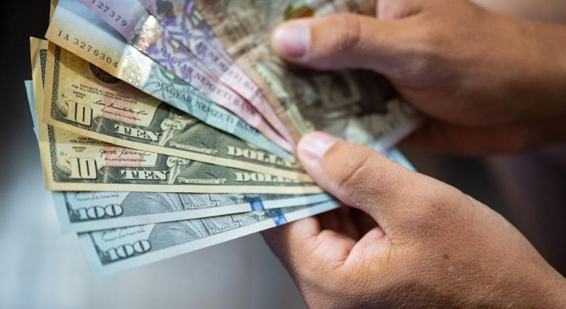Több éves csúcsra ért a forint a dollárral szemben