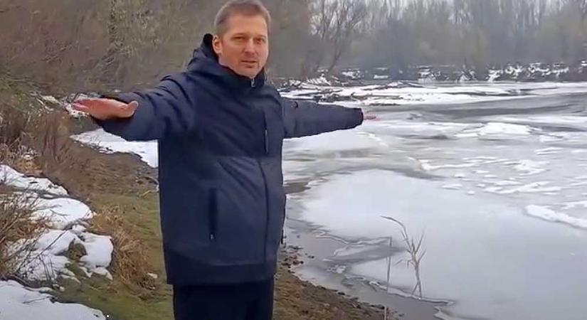 Megszólalt a hős kispapa, aki megmentette két kamaszlány életét, miután beszakadt alattuk a jég Szobnál