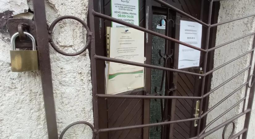 Vádat emeltek a győrsövényházi kisposta ügyfeleit megkárosító vezető ellen
