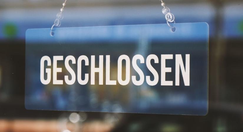 A németeknél most telik be a pohár, háromszázéves cégér esik le, nemzeti intézményt kell bezárni – már itt tartanak