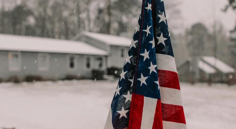 Gyilkos hideg tombol, több százezer háztartás maradt áram nélkül