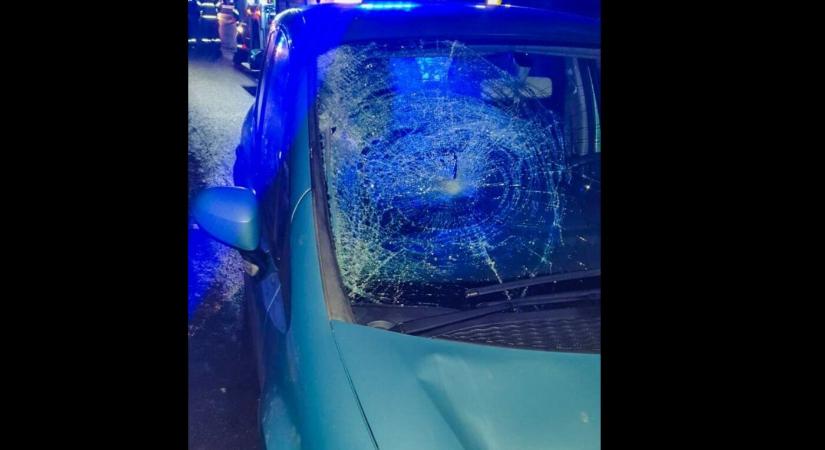 Zebrán szabályosan áthaladó gyalogost gázolt halálra az autó