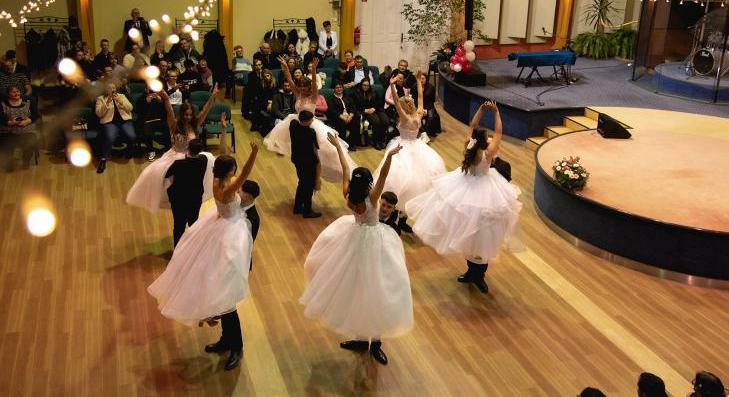 Szalagavató ünnepség a Gróf Batthyány iskolában 