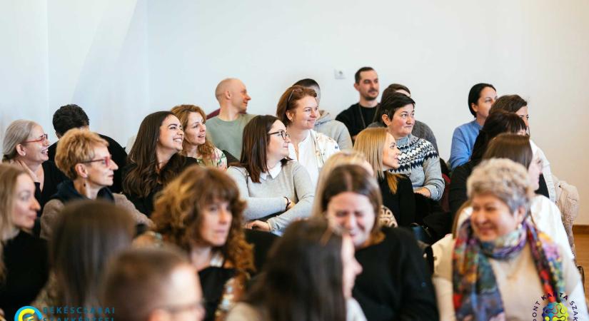 Kommunikációval a gyógyításért: hiánypótló egészségügyi továbbképzés Kézdivásárhelyen