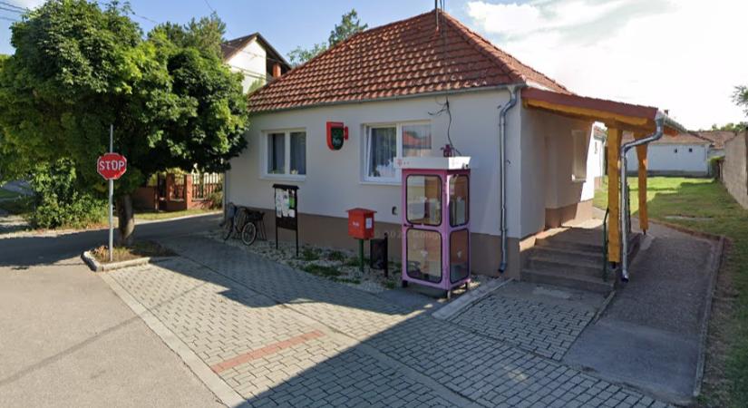 Vádat emeltek a győrsövényházi kisposta vezetője ellen, aki 170 millió forintnyi megtakarítást nyúlt le