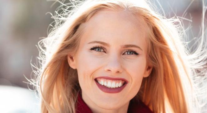 A mosoly és az önbizalom kapcsolata – hogyan változhat meg az életed egyetlen döntéstől?