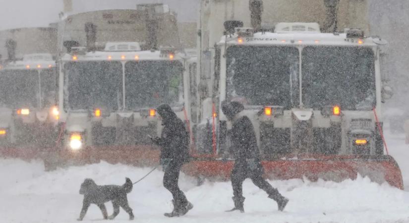 Amerika elesett a pusztító viharban – sok a halott, 800 ezren áram nélkül