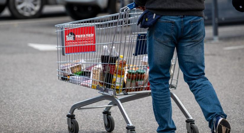 Friss interjú: Kozák Tamás szerint megszülethet a döntés – kiskereskedelmi láncok kivonulása is benne van a pakliban