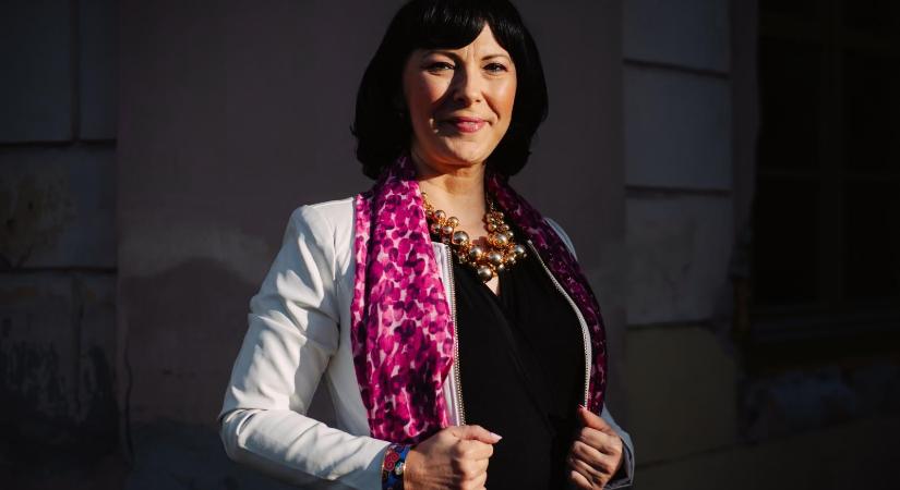 Gulyás Gergely nagy nyilvanossag elott elkovetett ragalmazasért feljelentette Perintfalvi Ritát