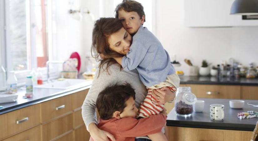 Házas, mégis egyedülálló anya: tényleg örök rabság egy "single married mom" élete?