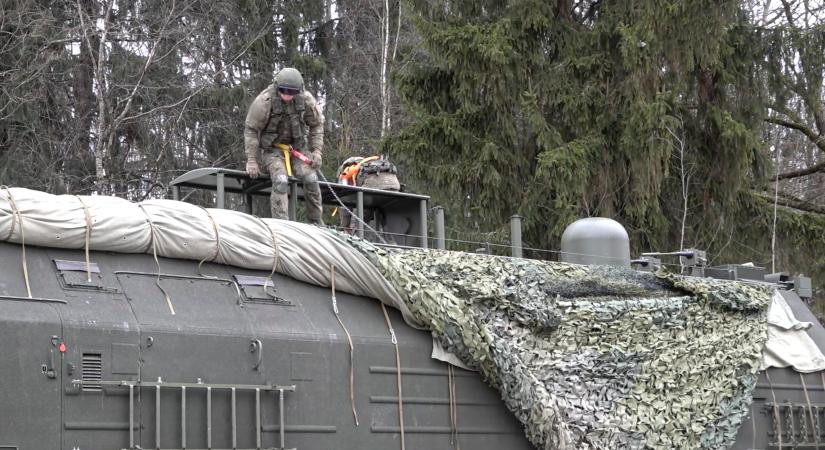 A Nyugat teljes sokkban: az oroszok bevetették a szuperfegyvert