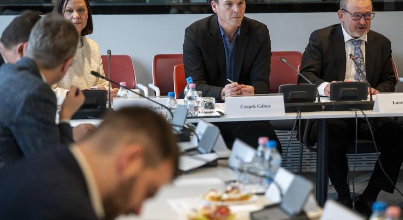 Januári rezsistop: fontos bejelentést tett Lantos Csaba, ekkora kompenzáció jöhet a lakosságnak