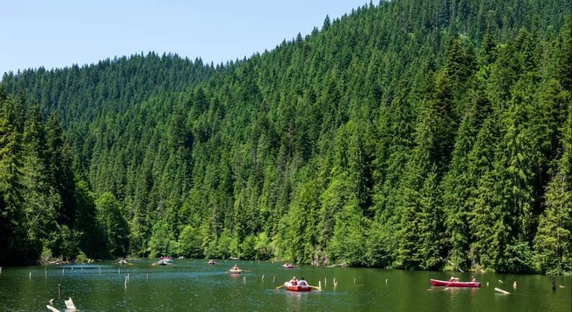 Hogyan került a budapesti V. kerületi önkormányzat döntési pozícióba a székelyföldi Gyilkos-tónál?