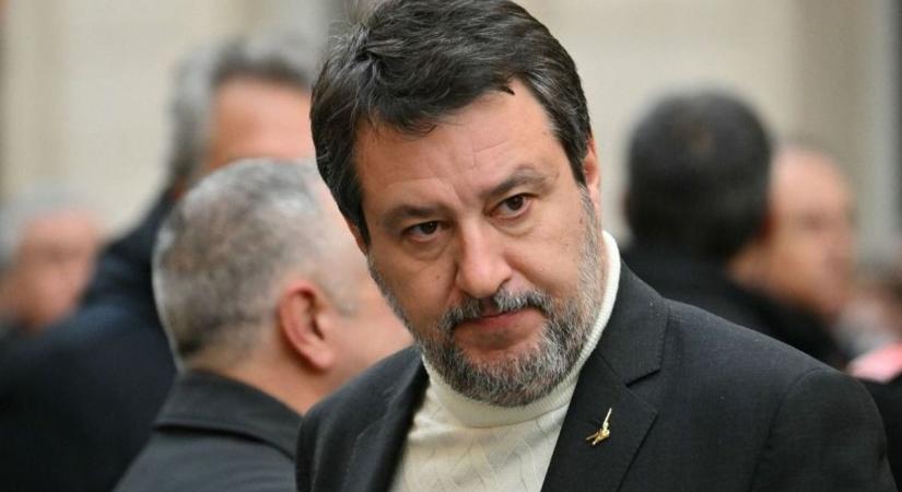 Üzent Salvini Zelenszkijnek (videó)