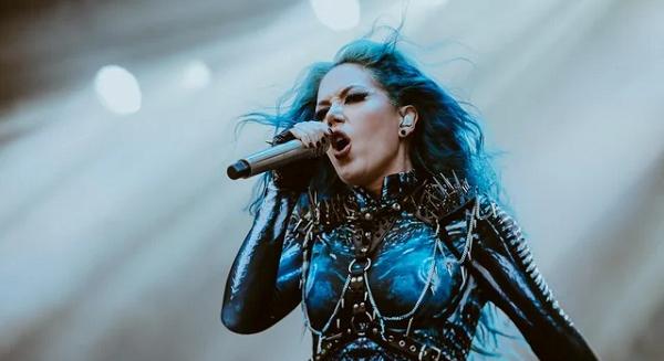 Alissa White-Gluz: "az a legfontosabb, hogy jó zenét csináljak jó emberekkel"