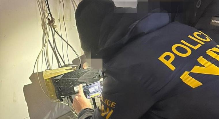 Fiatal hackerekre csaptak le a speciális egységek