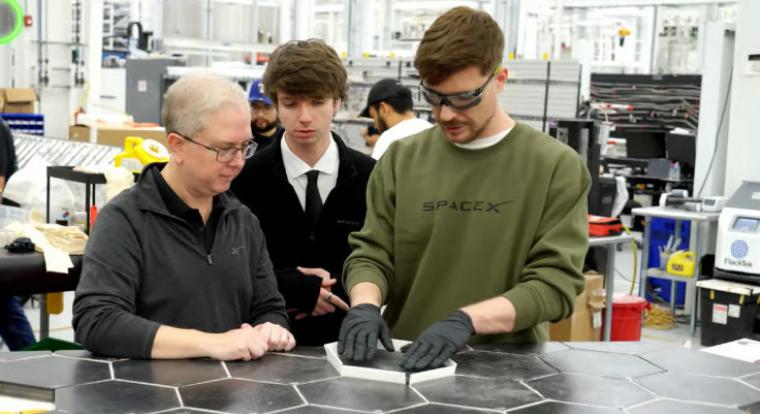 MrBeast szerelőnek állt a SpaceX-nél, rakétaalkatrészt bütykölt