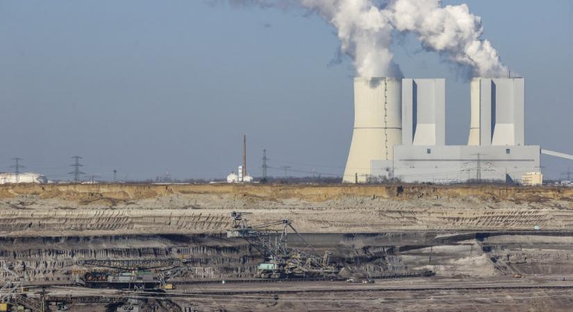 Súlyos kibertámadás érte Lengyelországot, az orosz kormányhoz köthető hekkerek állhattak az akció mögött