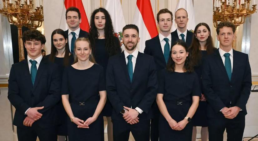 A köztársasági elnök előtt tettek esküt a magyar olimpikonok