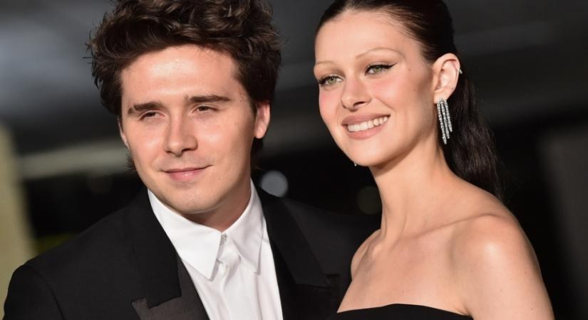 Brooklyn Beckham és Nicola Peltz megmutatta mid-century modern stílusú nappaliját