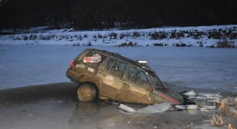 Ezt önnek is látnia kell! Megbánta a driftelést egy férfi Váralján