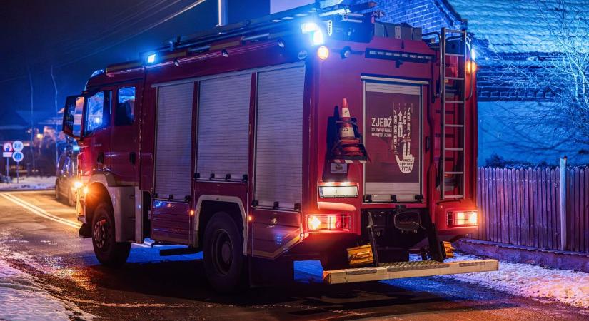 A kazánház kapott lángra Vásárhelyen, egy raktárépület is veszélyben volt