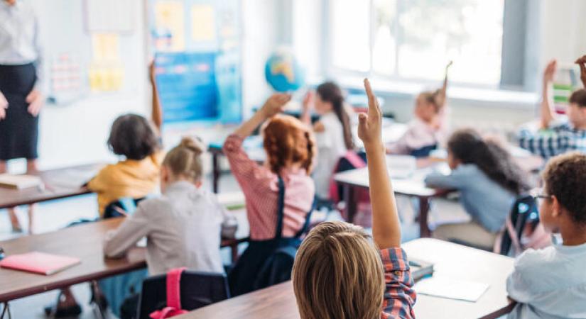 Befellegzett a tankerületi központoknak?