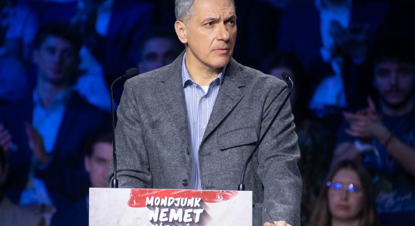 Opre, Romole! Fel, cigányok! Söpörjétek le magatokról az élősködőket!