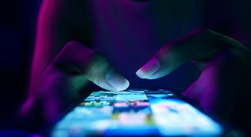 Letiltja a Meta a tiniket az AI karakterekről