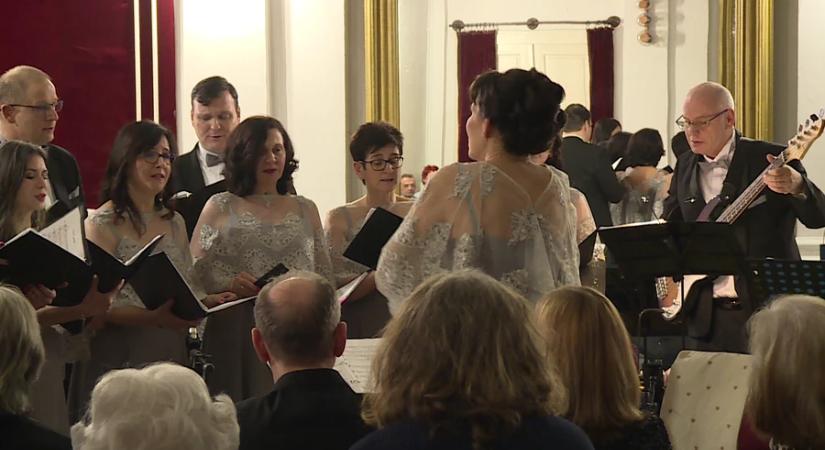 Közösen - a Farkas Ferenc Énekegyüttes és a ZNS zenekar együttműködése