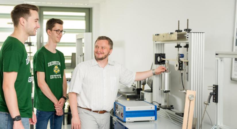 Hét alap- és tizenegy mesterszakok kínál a Debreceni Egyetem Műszaki Kara