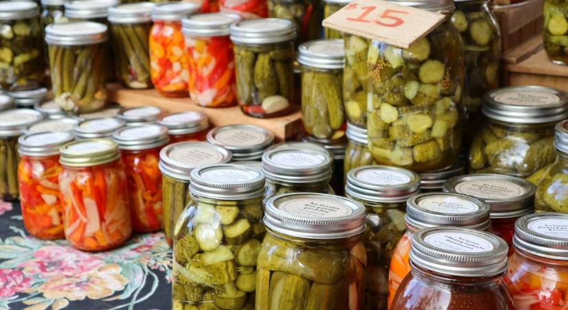 Savanyúságok hatásai: az orvosok figyelmeztetnek, mi történik a szervezettel rendszeres fogyasztásuk esetén után